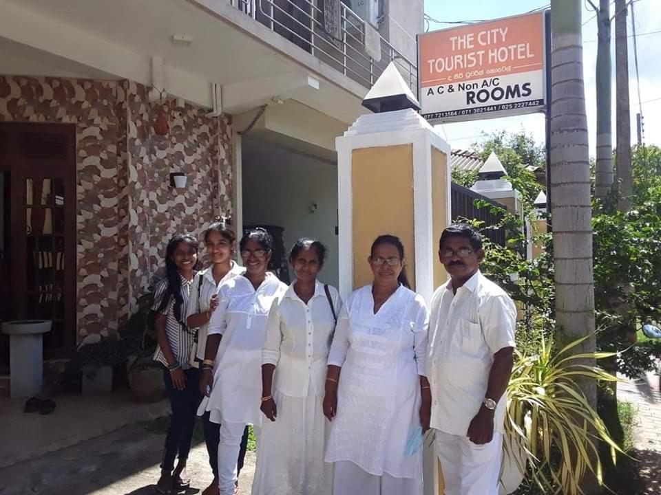 The City Tourist Hotel Anuradhapura Eksteriør bilde