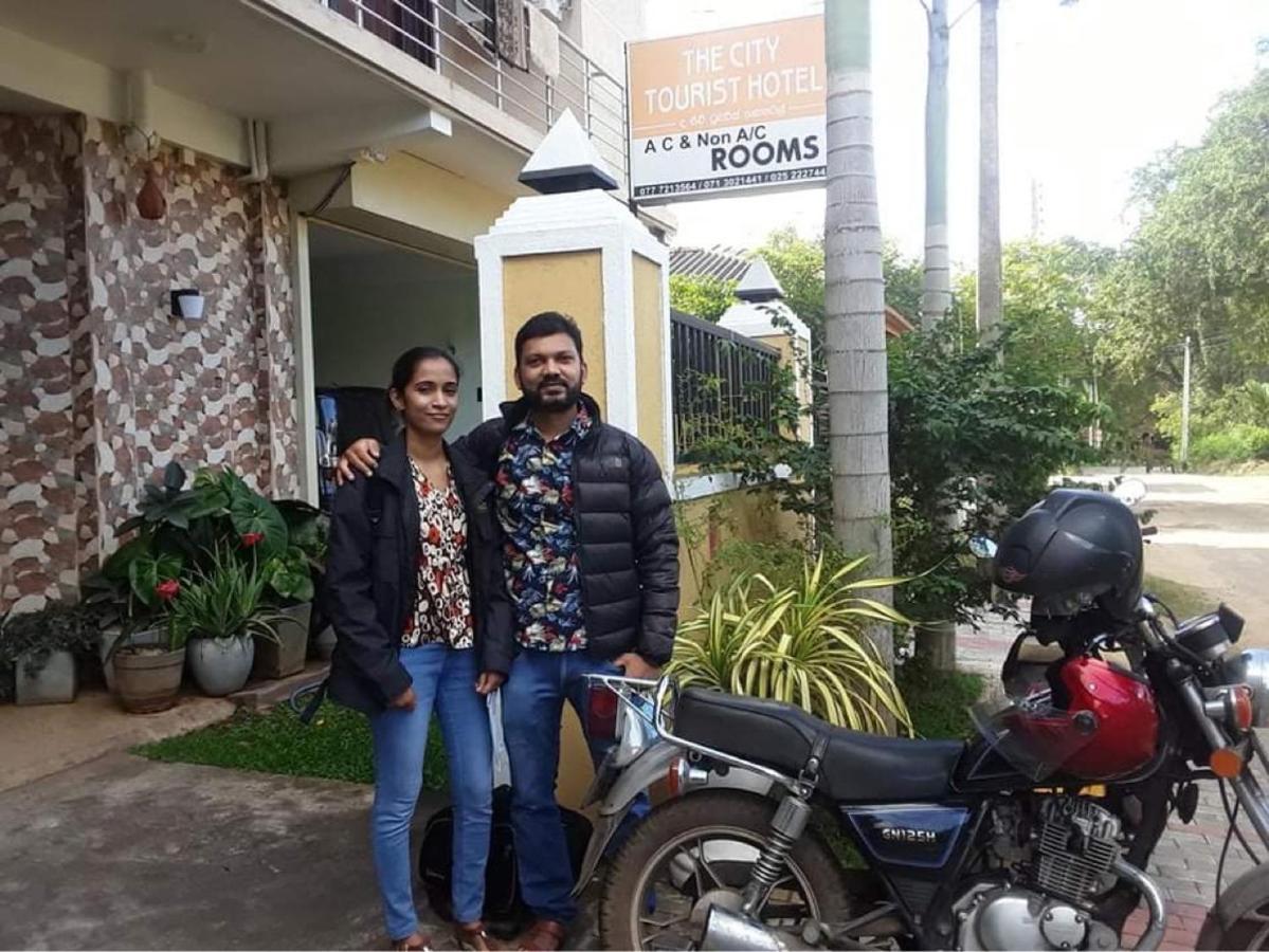 The City Tourist Hotel Anuradhapura Eksteriør bilde