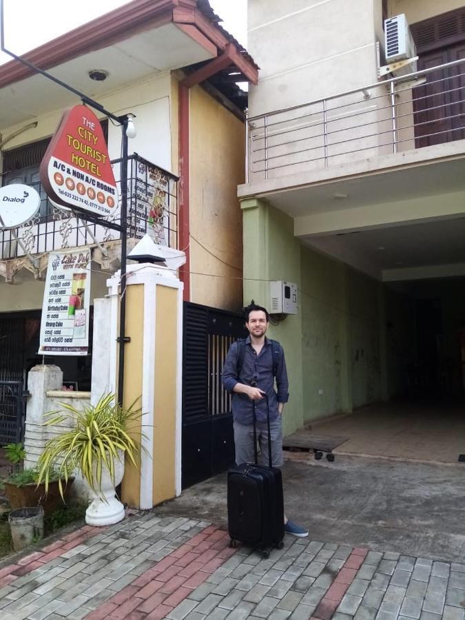 The City Tourist Hotel Anuradhapura Eksteriør bilde