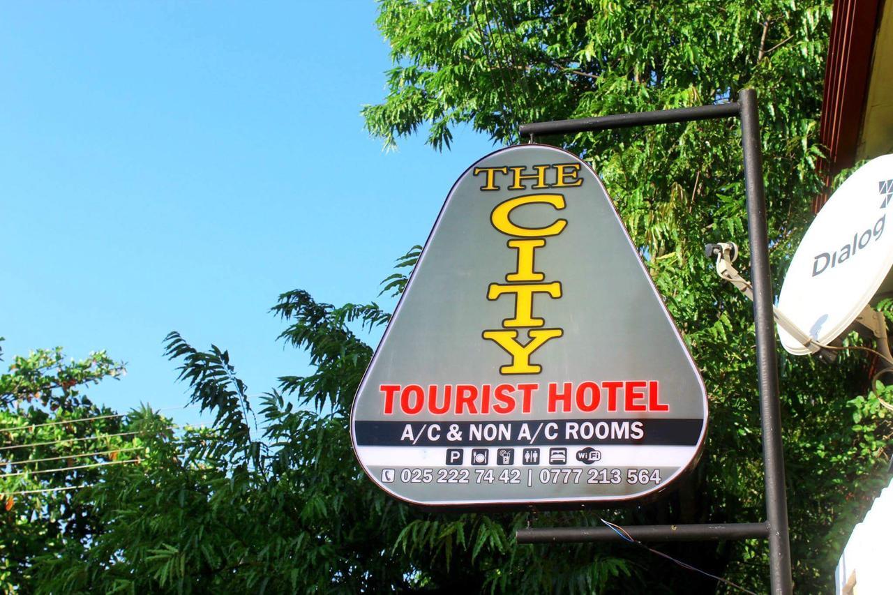 The City Tourist Hotel Anuradhapura Eksteriør bilde